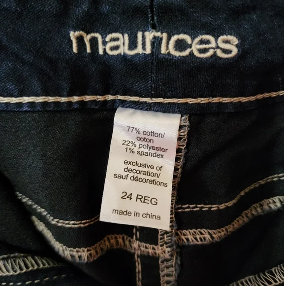 NWT Maurices Jeans with Contrast Stitching - Picture 3 of 3